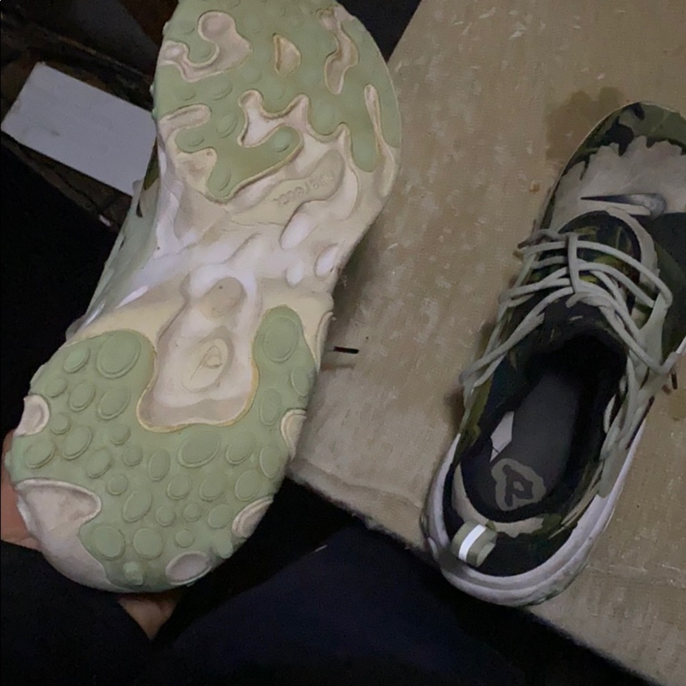 Shoes - Picture 4 of 5